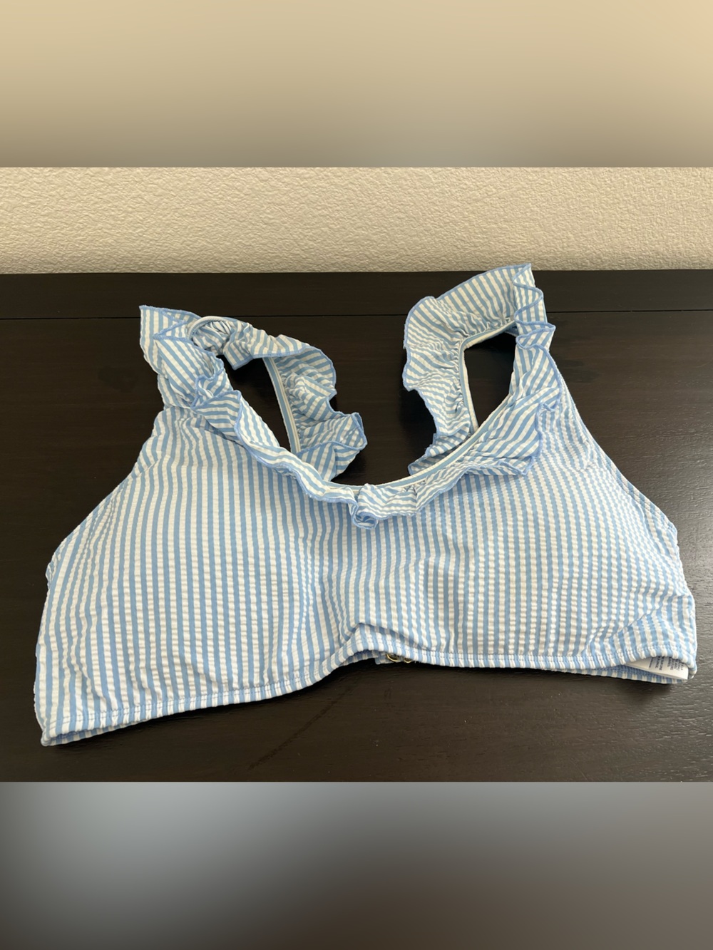 Vineyard Vines Light Blue & White Striped Ruffle Bikini Top size XL